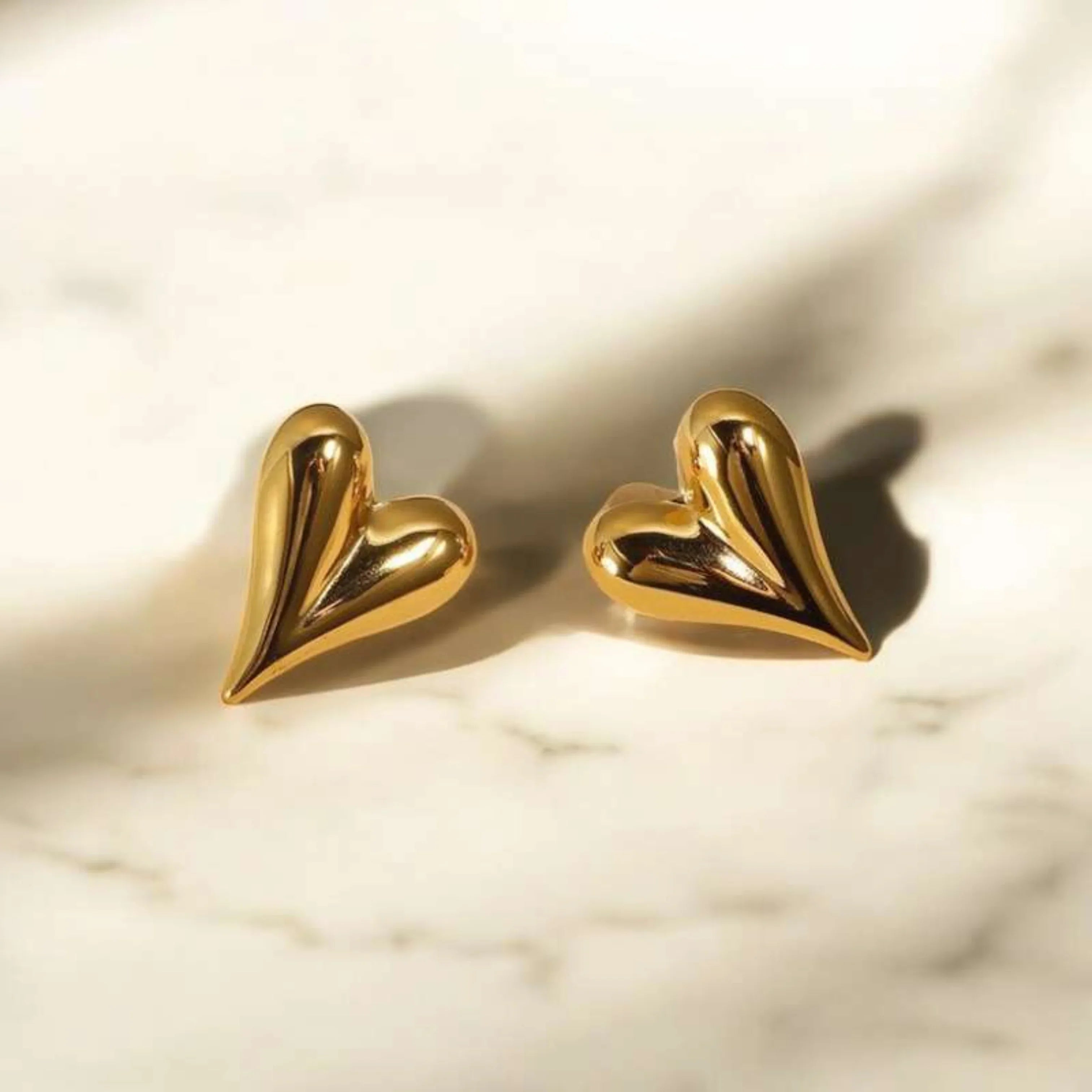 Golden heart  earring - Thecharmingcharms09